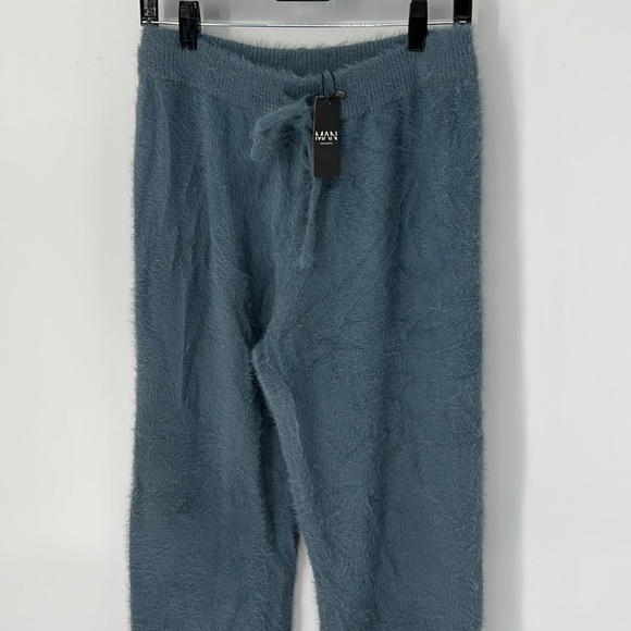 Boohoo man NWT fluffy straight leg pants small - Picture 2 of 4